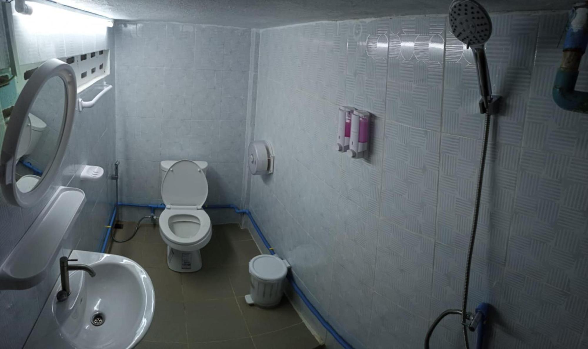 Hostel Neva Paris Paksze Kültér fotó