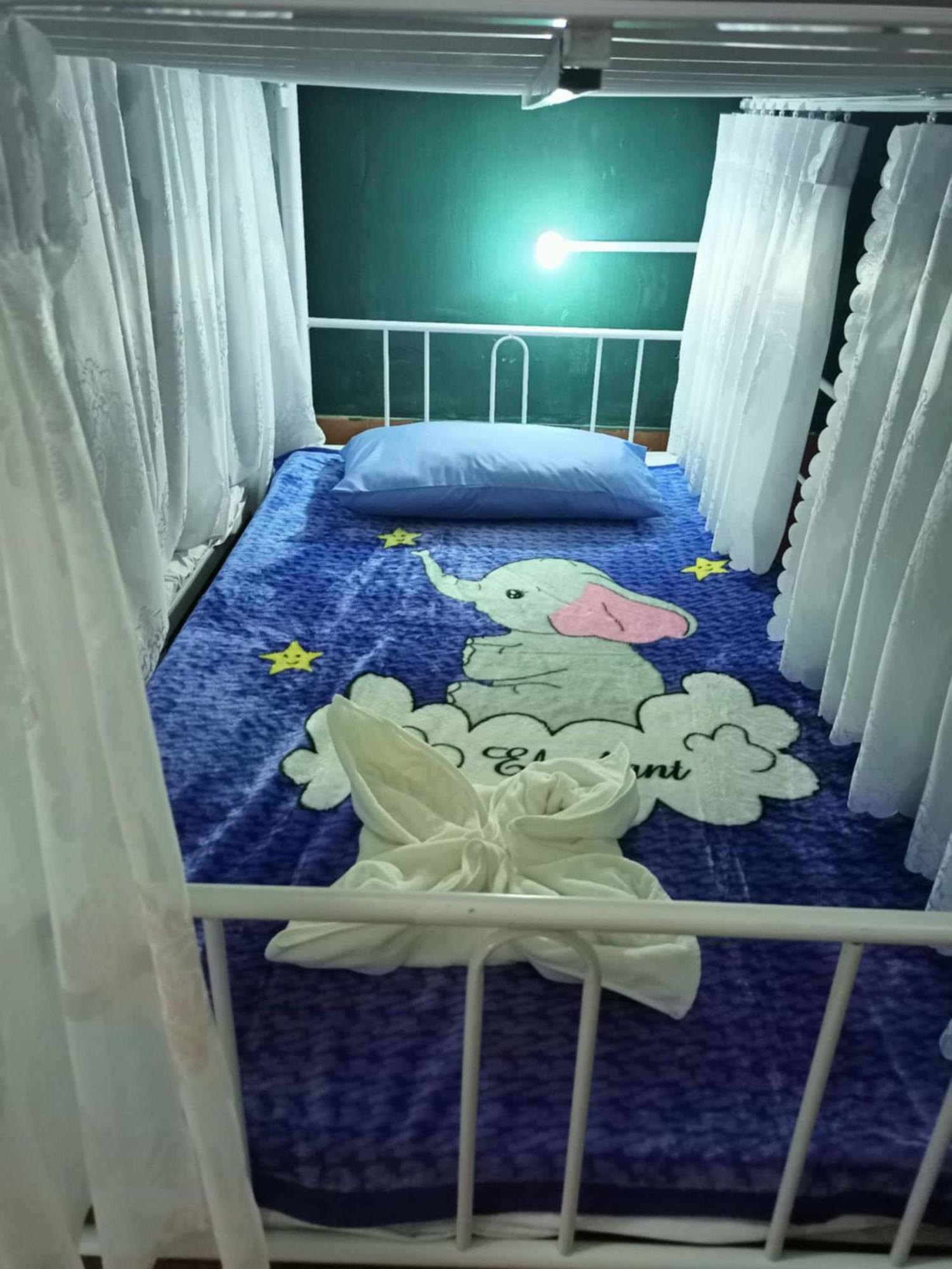 Hostel Neva Paris Paksze Kültér fotó